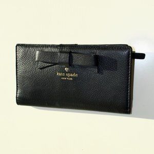 HP✨ Kate Spade Black Button Closure Wallet